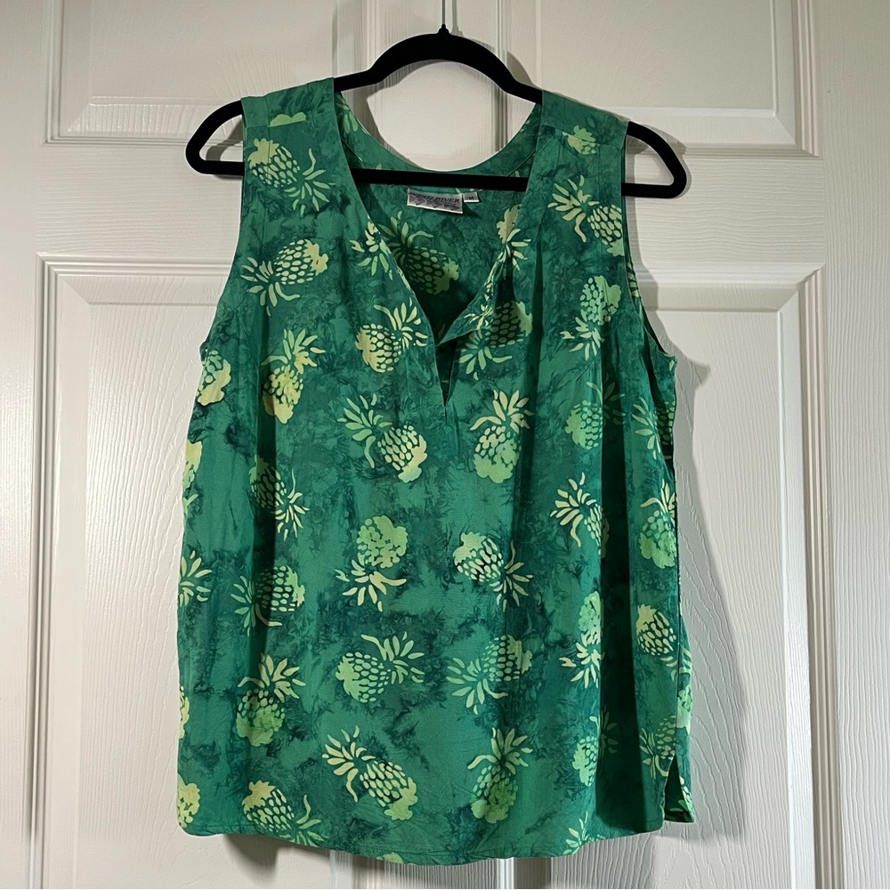 sea green pineapple batik pattern, Wind River Trading Company, M / scallop sides